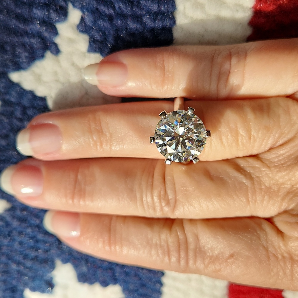 Moissanite 8ct Ring Triple Platinum over Sterling Silver Size 5.5 - Picture 2 of 8